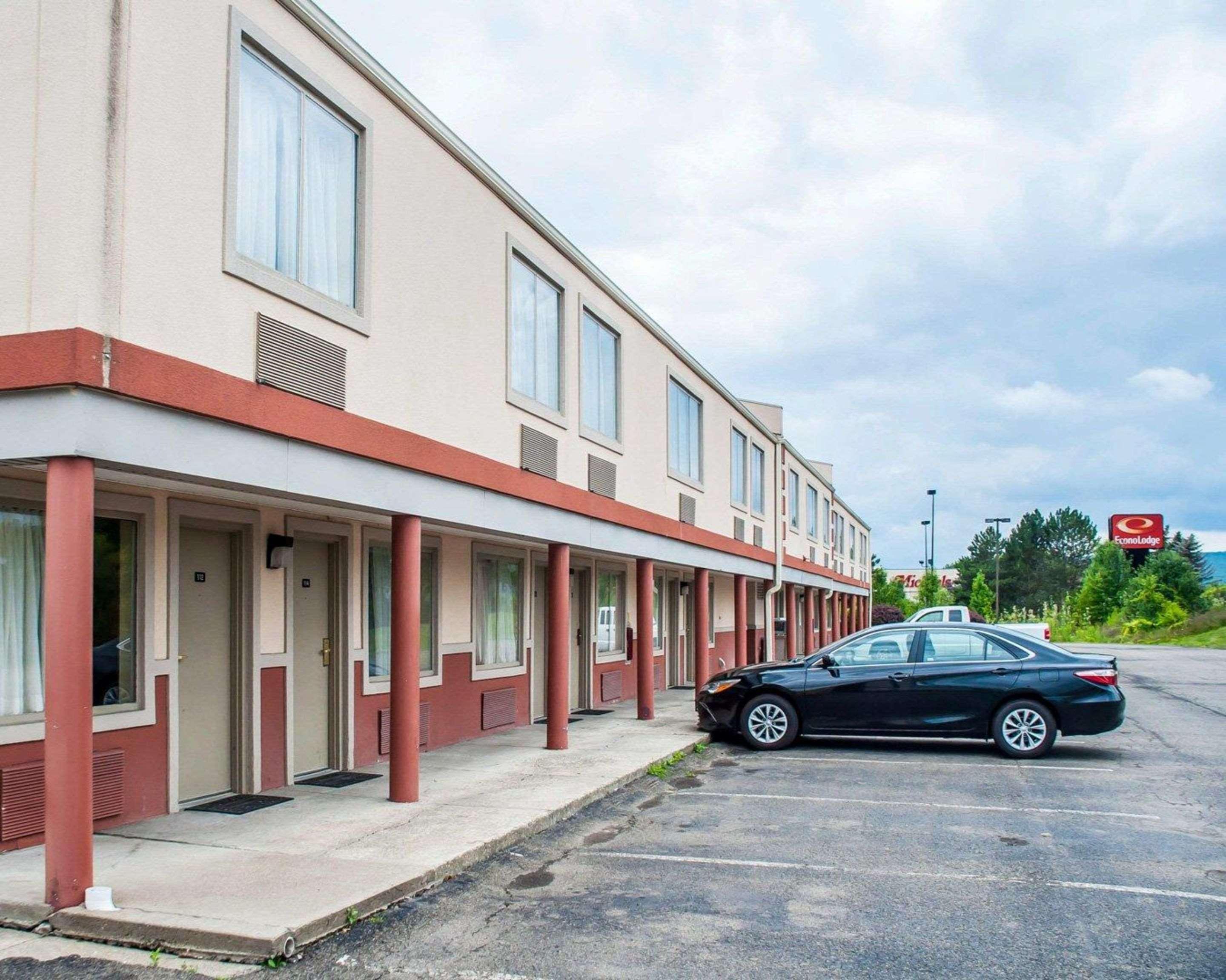 Econo Lodge Elmira-Corning Fisherville Екстериор снимка