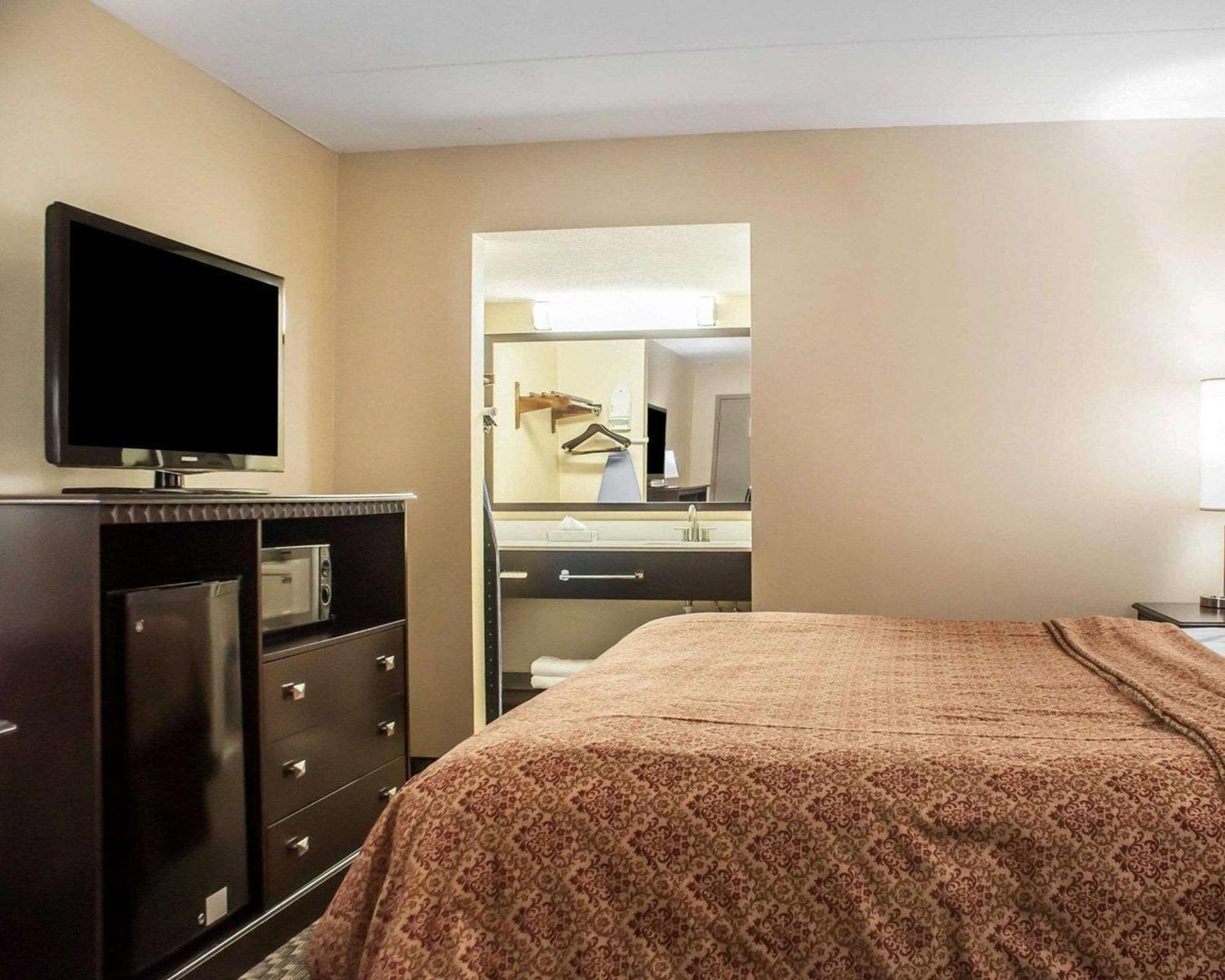 Econo Lodge Elmira-Corning Fisherville Екстериор снимка