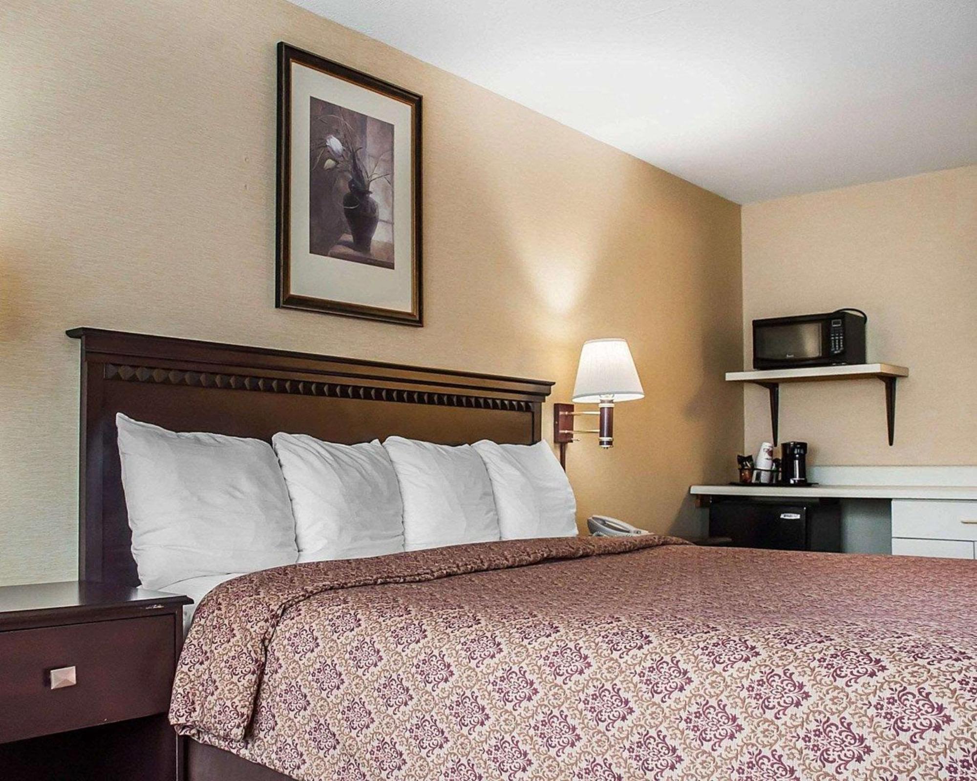 Econo Lodge Elmira-Corning Fisherville Екстериор снимка