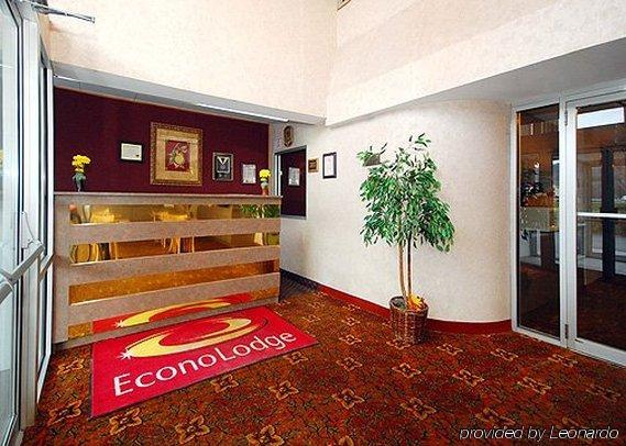 Econo Lodge Elmira-Corning Fisherville Интериор снимка