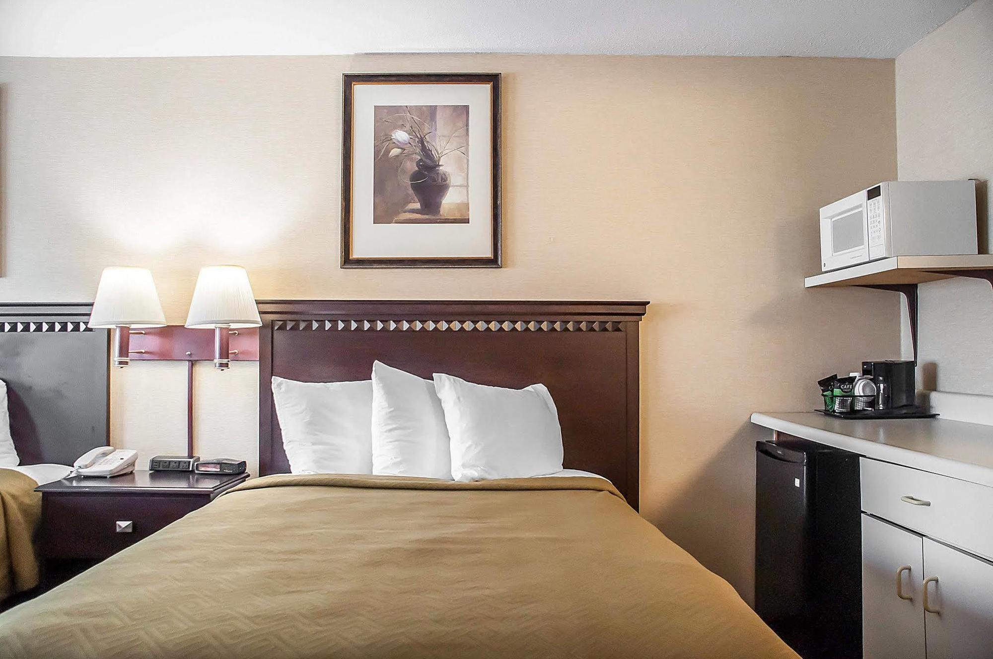 Econo Lodge Elmira-Corning Fisherville Екстериор снимка